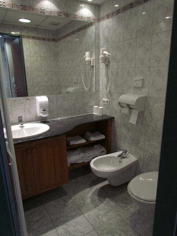 Palace Wellness Apartman Heviz Room photo